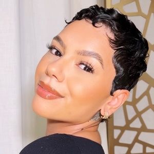 Meet your Posher! 🥰